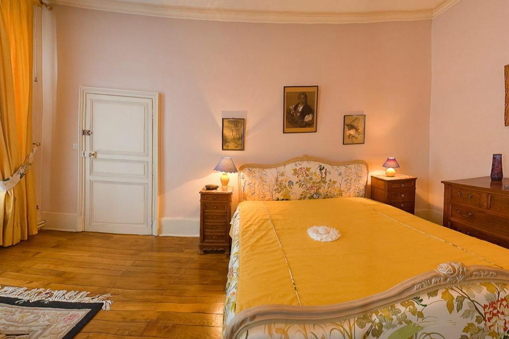 Amphore Du Berry Saint-Amand-Mont-Rond Zimmer foto