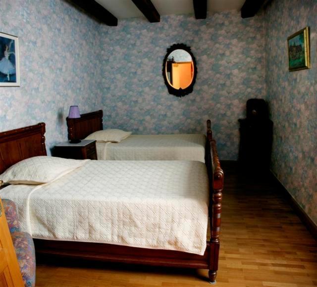 Amphore Du Berry Saint-Amand-Mont-Rond Zimmer foto